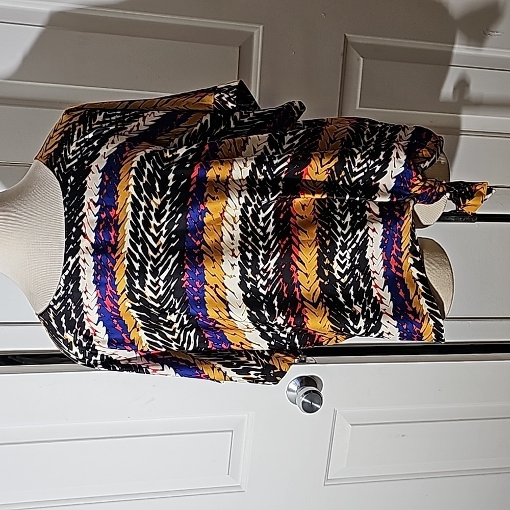 Marc New York Andrew Marc raglan sleeves top size‎ large. Beautiful colors.